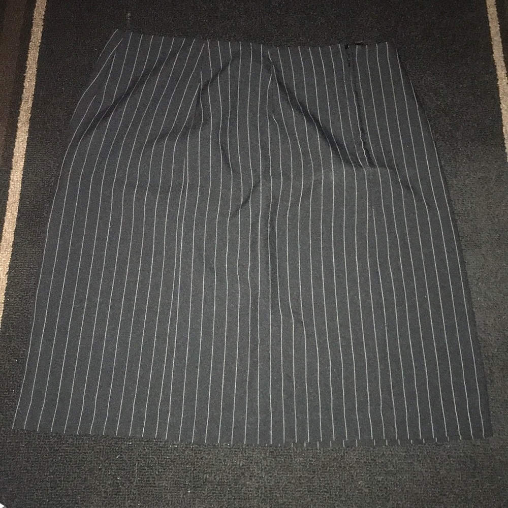 Skirt - Picture 2 of 2